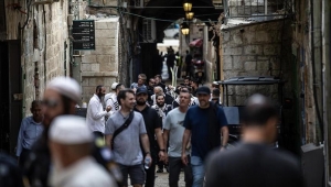 القدس.. مئات المستوطنين الإسرائيليين يقتحمون الأقصى