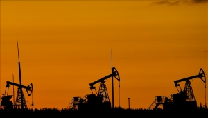 السعودية وروسيا تؤكدان مواصلة تخفيضات إنتاج النفط الطوعية