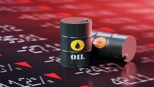 أسعار النفط تشهد تغيرا طفيفا مع زيادة مخزونات الخام الامريكية