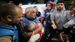 إصابة مراسل الجزيرة وائل الدحدوح بجراح إثر استهداف للاحتلال في خانيونس