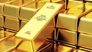 الذهب يقترب من أدنى مستوى في 3 أسابيع قبيل تصريحات رئيس الاحتياطي الأميركي