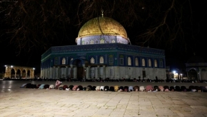 الاحتلال يمنع الفلسطينيين من دخول المسجد الأقصى في أولى ليالي رمضان