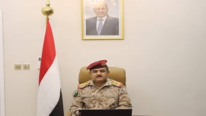وزير الدفاع لقائد عملية "أسبيدس": الحل الأفضل لتأمين الملاحة بدعم الحكومة لتحرير مناطق الحوثيين