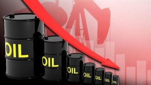 النفط يتراجع في التعاملات الآسيوية وسط توقعات بزيادة الإمدادات