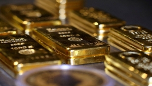 الذهب يتراجع وسط قيام المستثمرين بجني الأرباح قبل بيانات اقتصادية أميركية