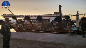 المهرة.. ضبط سفينة على متنها كمية كبيرة من الأدوية المهربة قبالة سواحل المحافظة