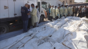 دون ملامح.. بدء دفن 54 جثمانا لفلسطينيين أعادتهم إسرائيل لغزة