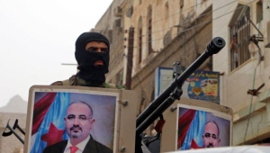 عدن.. قوات تابعة للانتقالي تعتقل مسؤولاً محلياً