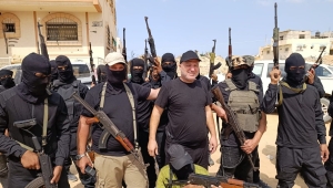 خطة إسرائيل الجديدة بغزة.. - قناة بريطانية تكشف عن ضلوع الإمارات بتمويل المليشيا في غزة ضد حماس.. تحمل شعارات شبيهة بمليشيا الانتقالي في اليمن