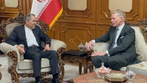 المبعوث الأممي يبحث مع مسؤول إيراني بمسقط خارظة الطريق لاتفاق السلام باليمن