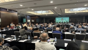 كيف أصبح المؤتمر القومي العربي ماركة مسجلة لإيران؟ - كلمة زعيم الحوثيين في جلسة "المؤتمر القومي العربي" بحضور قيادات قومية وناصرية تُثير السخرية والتندر