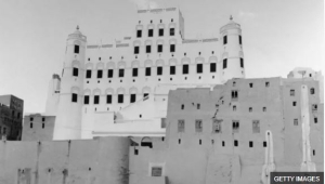 حضرموت اليمنية… كيف تحولت من مملكة تاريخية إلى ساحة تنافس إقليمي؟