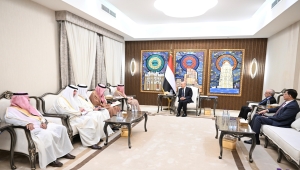 العليمي يلتقي أمين عام مجلس التعاون الخليجي ويؤكد: استقرار الخليج مرهون باليمن