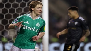 نيوكاسل يسحق قرة باغ ويضع قدما في دور 16 بدوري الأبطال