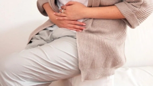 كيف نتفادى الشعور بالتخمة والنفخة بعد الإفطار؟