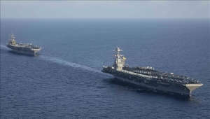 الحرس الثوري الإيراني يعلن إصابة مدمرة أمريكية بالمحيط الهندي