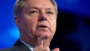 سيناتور أمريكي يهدد السعودية بعواقب ويتهمها برفضها المشاركة عسكريا ضد إيران