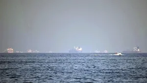 هجوم إيراني على سفينة شحن تجارية قرب مضيق هرمز