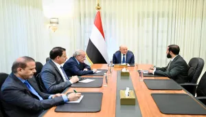 العليمي يشيد بوقف الجبايات وتأمين الطرق وحرية التنقل في أبين