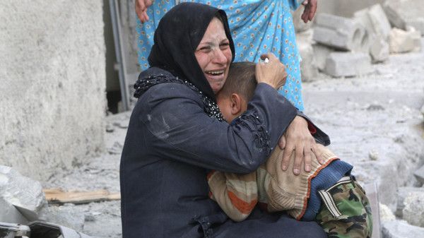 كيف جذبت سبع نساء سوريات انتباه العالم إلى العنف الدائر في مدينتهن؟