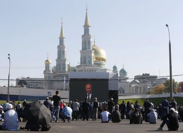 بوتين يفتتح مسجد موسكو الكبير.. الأضخم في أوروبا