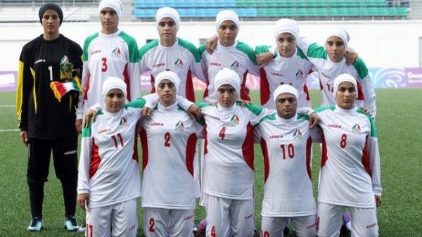 إيقاف لاعبات إيرانيات للتأكد من جنسهن