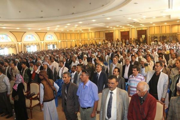 شاهد بالصور: الجندي وأبو علي الحاكم يرعيان مؤتمرا في صنعاء لشرعنة قصف تعز