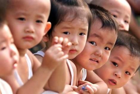 الصين تنهي سياسة الطفل الواحد وتسمح باثنين لكل الأزواج