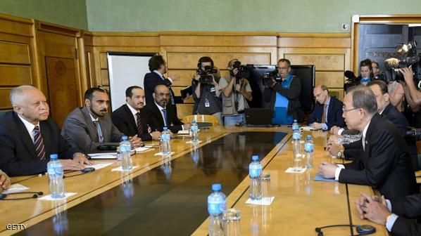 الكشف عن فريق تفاوض الحكومة اليمنية المتوجه إلى جنيف (الاسماء)