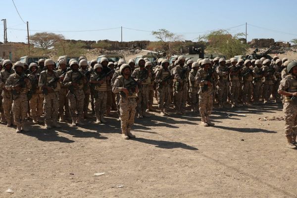 رئيس هيئة الاركان وقيادات رفيعة يزورون الوحدات العسكرية الجديدة في مأرب استعداد لمعركة صنعاء (صور)
