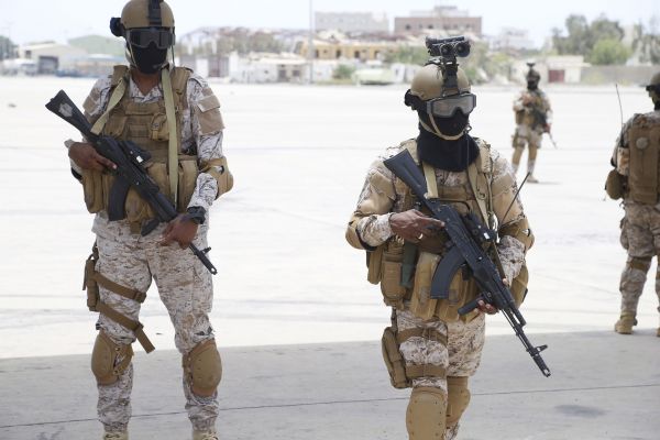 نيويورك تايمز: الإمارات ترسل سرا 450 من امريكا اللاتينية للقتال في اليمن (تقرير مترجم)