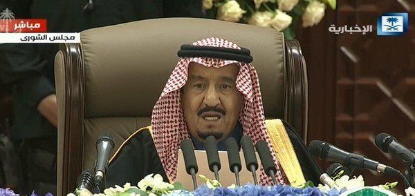 الملك سلمان: عاصفة الحزم جاءت لإنقاذ اليمن من فئة انقلبت على شرعيته وعبثت بأمنه واستقراره