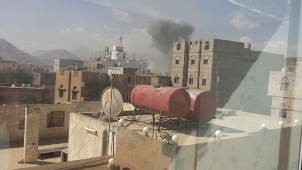 طيران التحالف يكثف غاراته على مواقع متفرقة في العاصمة صنعاء (صور +تفاصيل)