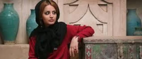 إيران تعتقل الشاعرة المعارضة هيلا صديقي أثناء عودتها من الإمارات