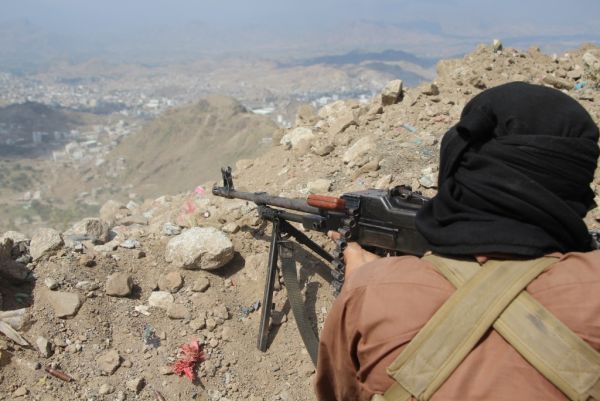 تعز : مقتل 19 من الحوثيين حصيلة مواجهات اليوم وقتلى وجرحي من المدنيين