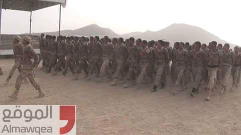 مأرب: قائد اللواء 14 مدرع يتفقد جاهزية الوحدات العسكرية التي تلقت تدريبات في اللواء (صور)