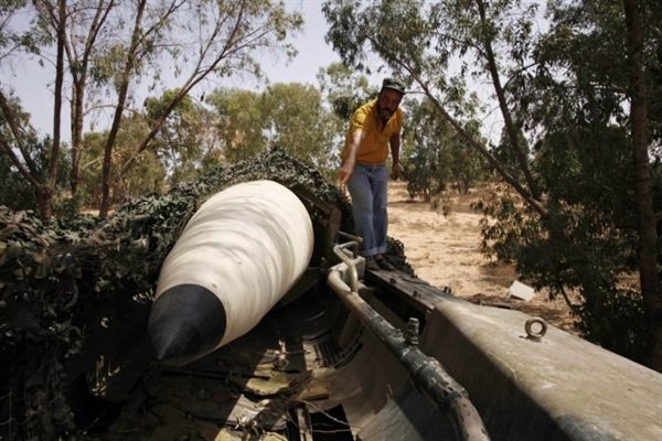 تعز : المليشيات تقصف قرى الوازعية بأكثر من 20 صاروخ كاتيوشا
