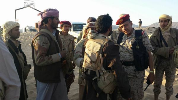 الجيش والمقاومة يسيطران على موقع شمال الجوف وقائد المنطقة السادسة يزور معسكر الخنجر (صور)