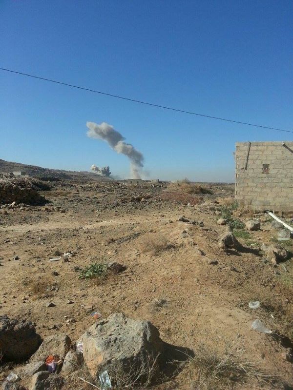 طيران التحالف يقصف في الأثناء معسكر الصمع شمال العاصمة صنعاء