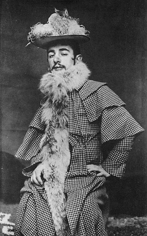 20 صورة «صادمة» عن سكان أمريكا في القرن الـ19: رجال يرتدون الفساتين ونساء بـ«البدلة الرسميّة»