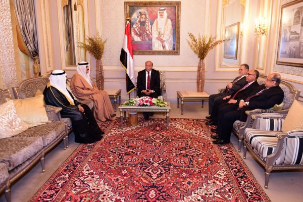 هادي يستقبل رئيسي مجلسي النواب والشوري بمملكة البحرين