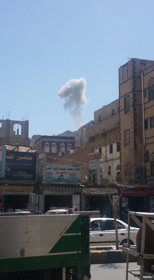 طيران التحالف يقصف مواقع ومعسكرات بأرحب ونهم وبني حشيش ويعاود قصف نقم لأول مرة منذ أشهر (صور)