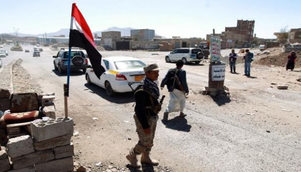 نقاط أمنية للحوثيين في رداع تقوم بابتزاز مسافرين من أبناء تعز