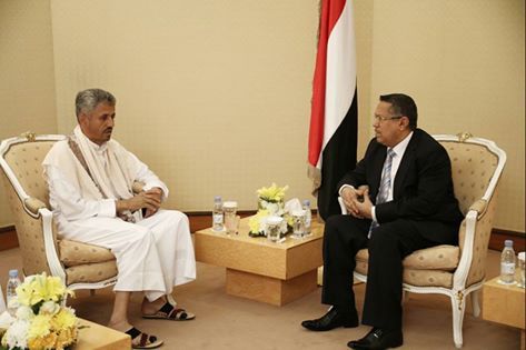 رئيس الحكومة خلال لقائه المخلافي : بتحرير مدينة تعز سيعم السلام مختلف محافظات اليمن
