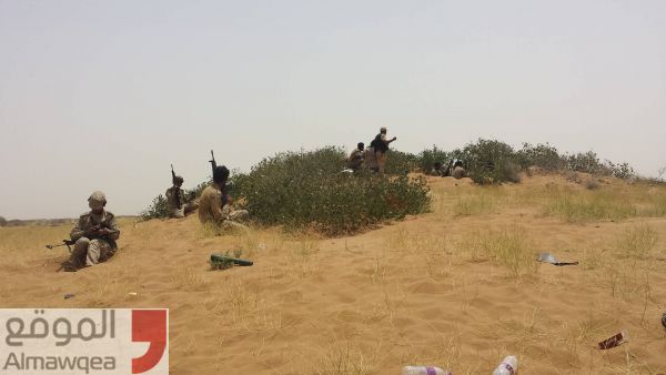 حجة: مقتل جندي وإصابة آخرين بهجوم للمليشيات الحوثية على مواقع الجيش الوطني بحرض