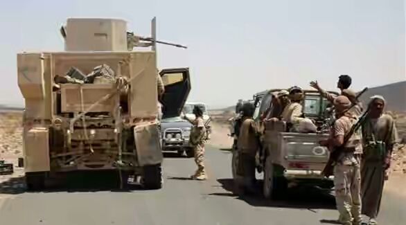 قوات كبيرة من التحالف العربي تصل المكلا عبر مطار الريان