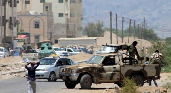 تعز: قوات الشرعية تسيطر على جبل استراتيجي بالوازعية وقصف عنيف للمليشيا بعدة جبهات (تقرير ميداني)