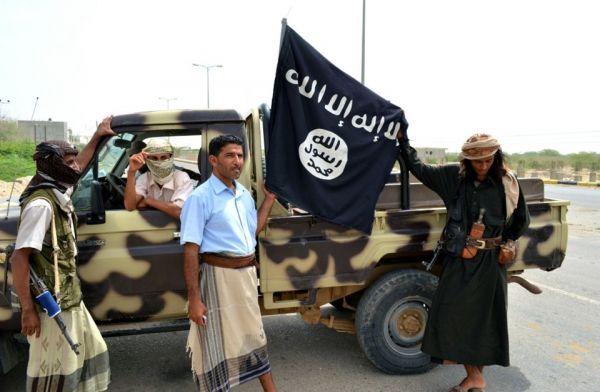 تنظيم القاعدة يتوعد الإمارات بالثأر بعد هزيمته في المكلا