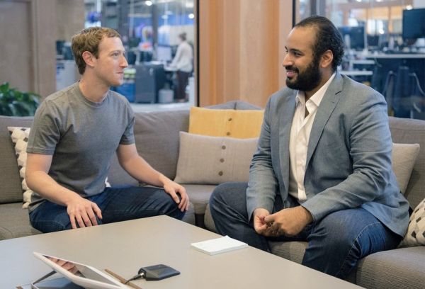 بالصور .. الأمير محمد بن سلمان يلتقي مؤسس "فيسبوك"