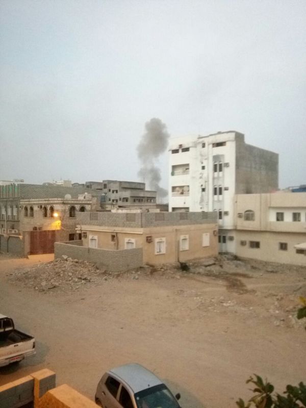 14 قتيلا وعدة جرحى بأربعة تفجيرات استهدفت نقاط تفتيش بمدينة المكلا (صور)